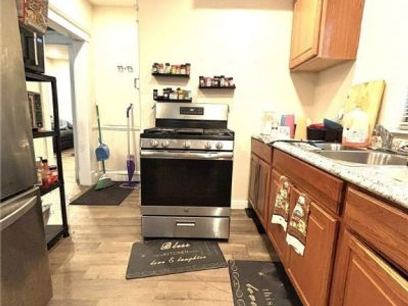 660 E 126th Street, Cleveland, OH 44108 Photo 2