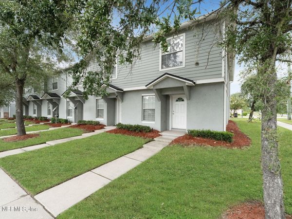 8400 MCGIRTS VILLAGE Lane, Jacksonville, FL 32210