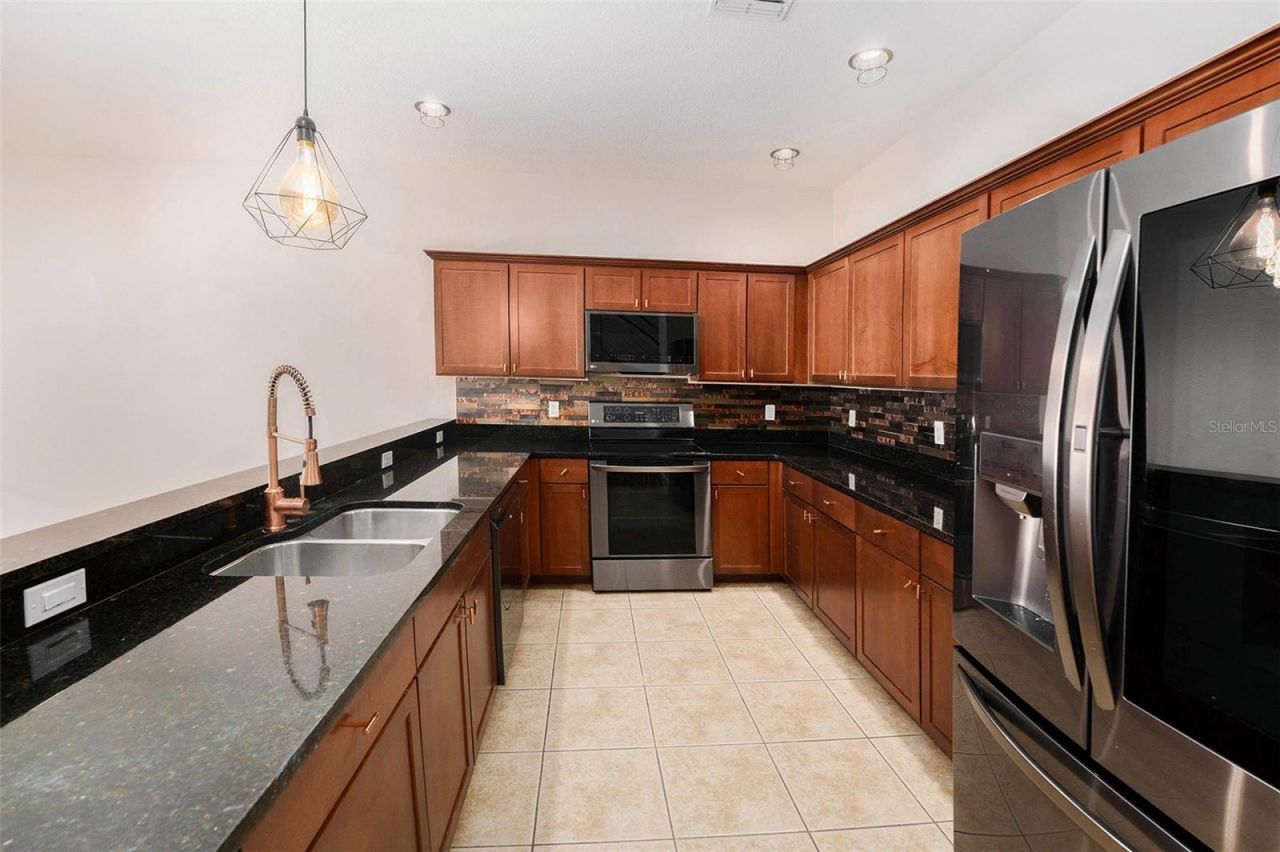139 Athenian Way, Tarpon Springs, FL 34689 Photo