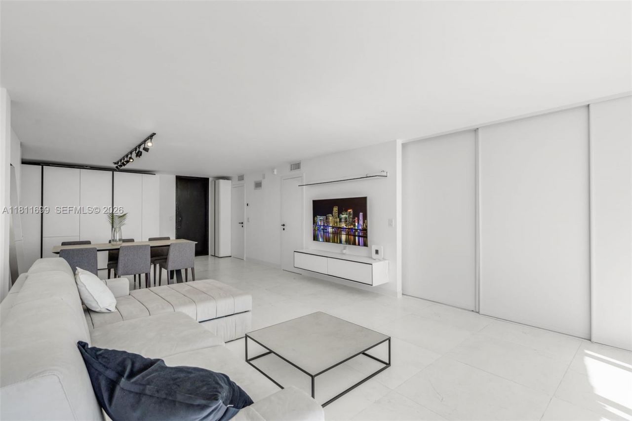 770 NE 69th St, Unit 6C, Miami, FL 33138 Photo