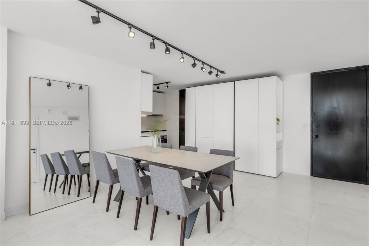 770 NE 69th St, Unit 6C, Miami, FL 33138 Photo