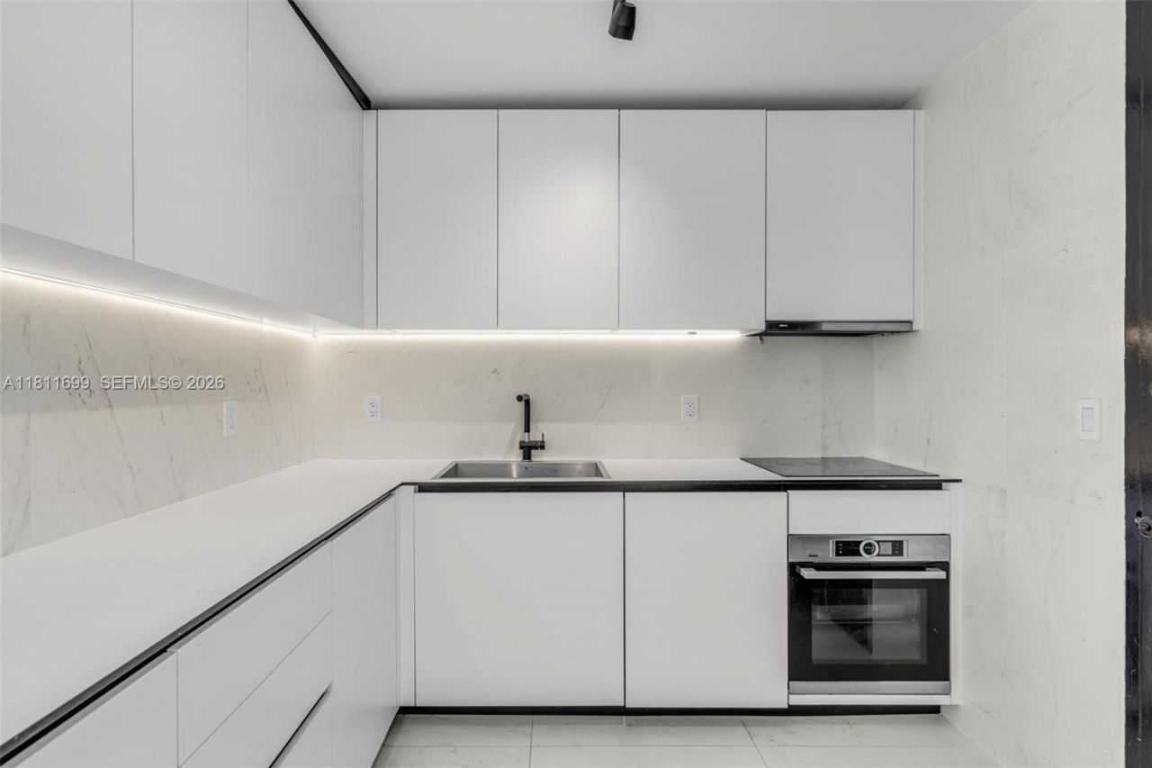 770 NE 69th St, Unit 6C, Miami, FL 33138 Photo