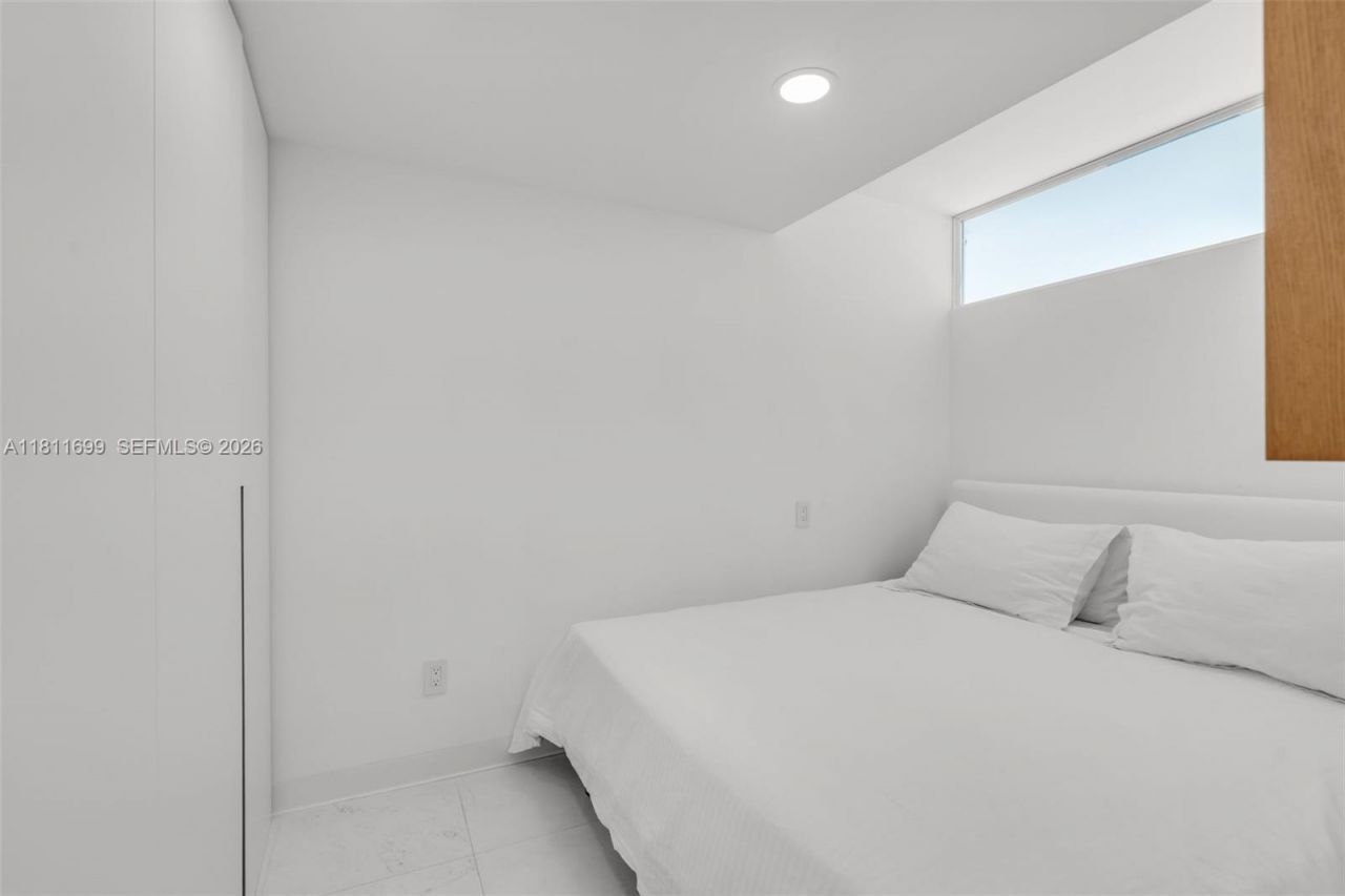 770 NE 69th St, Unit 6C, Miami, FL 33138 Photo