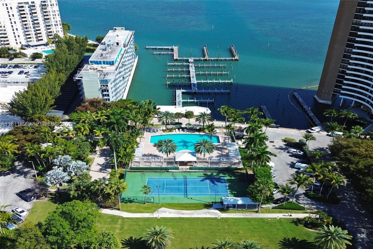 770 NE 69th St, Unit 6C, Miami, FL 33138 Photo