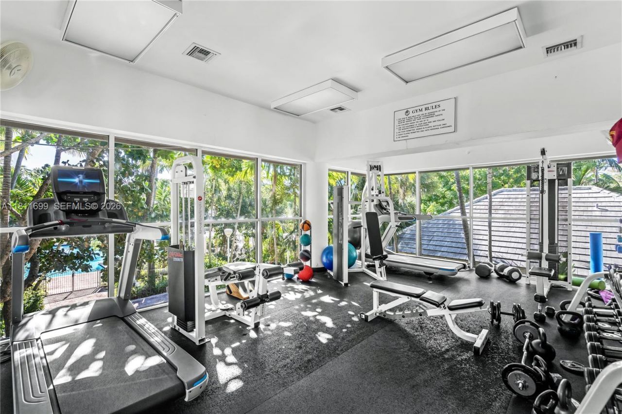 770 NE 69th St, Unit 6C, Miami, FL 33138 Photo