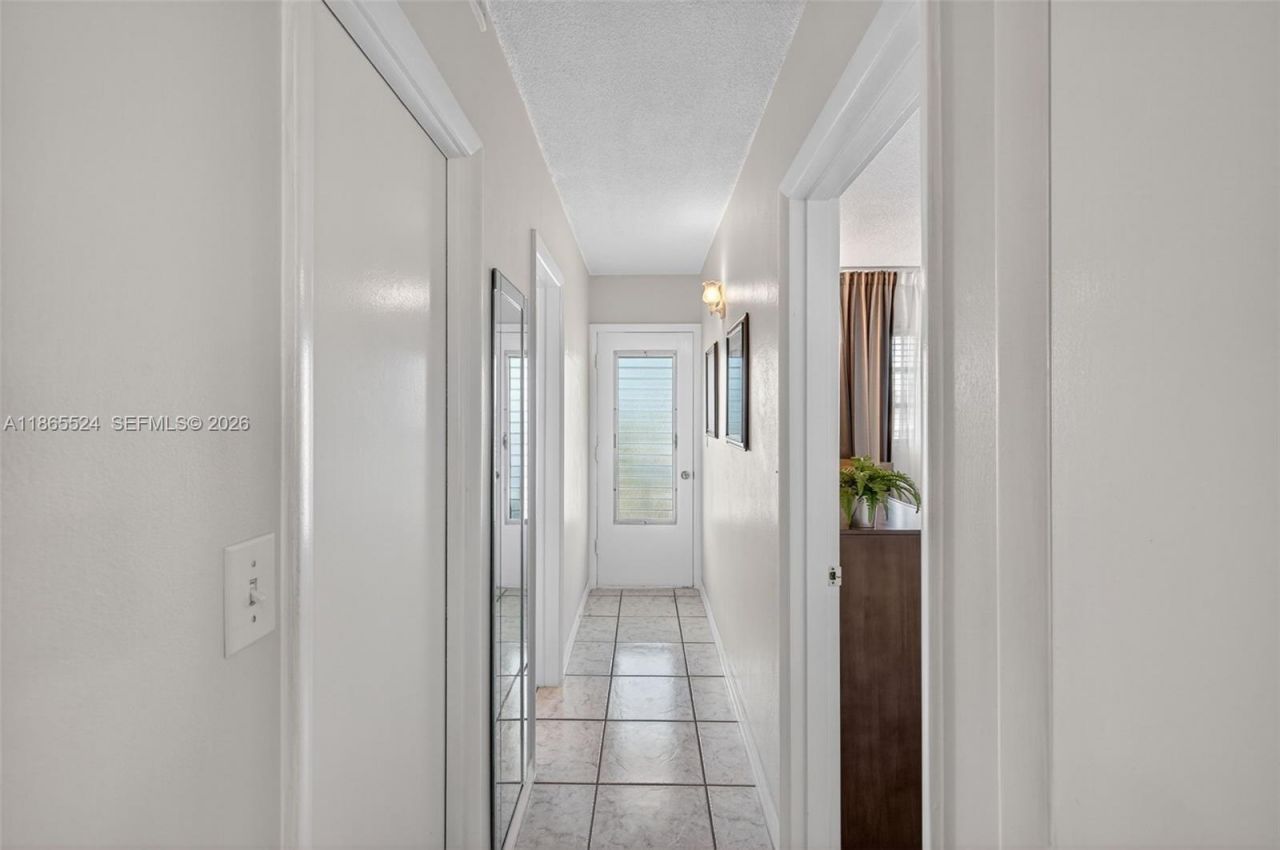 16901 NE 13th Ave, Unit 210, Miami, FL 33162 Photo