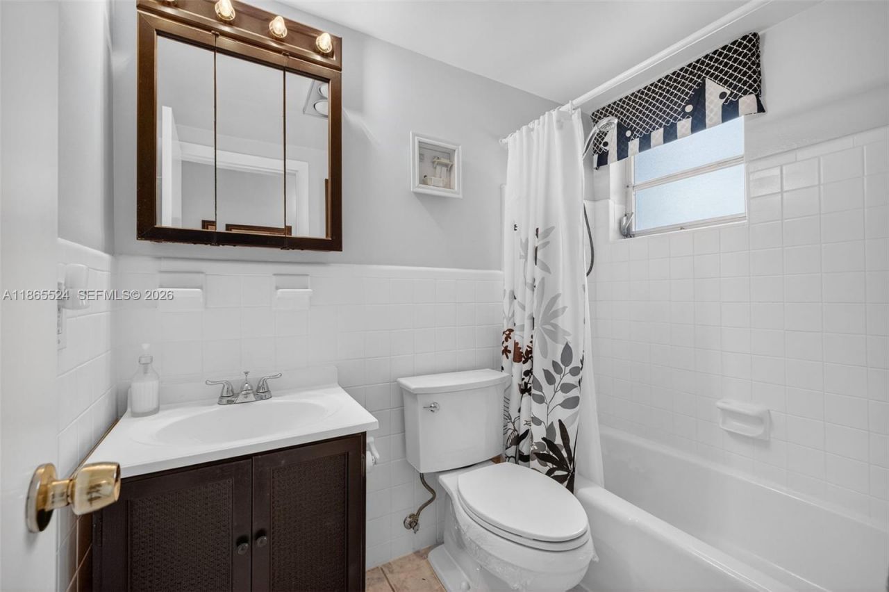 16901 NE 13th Ave, Unit 210, Miami, FL 33162 Photo