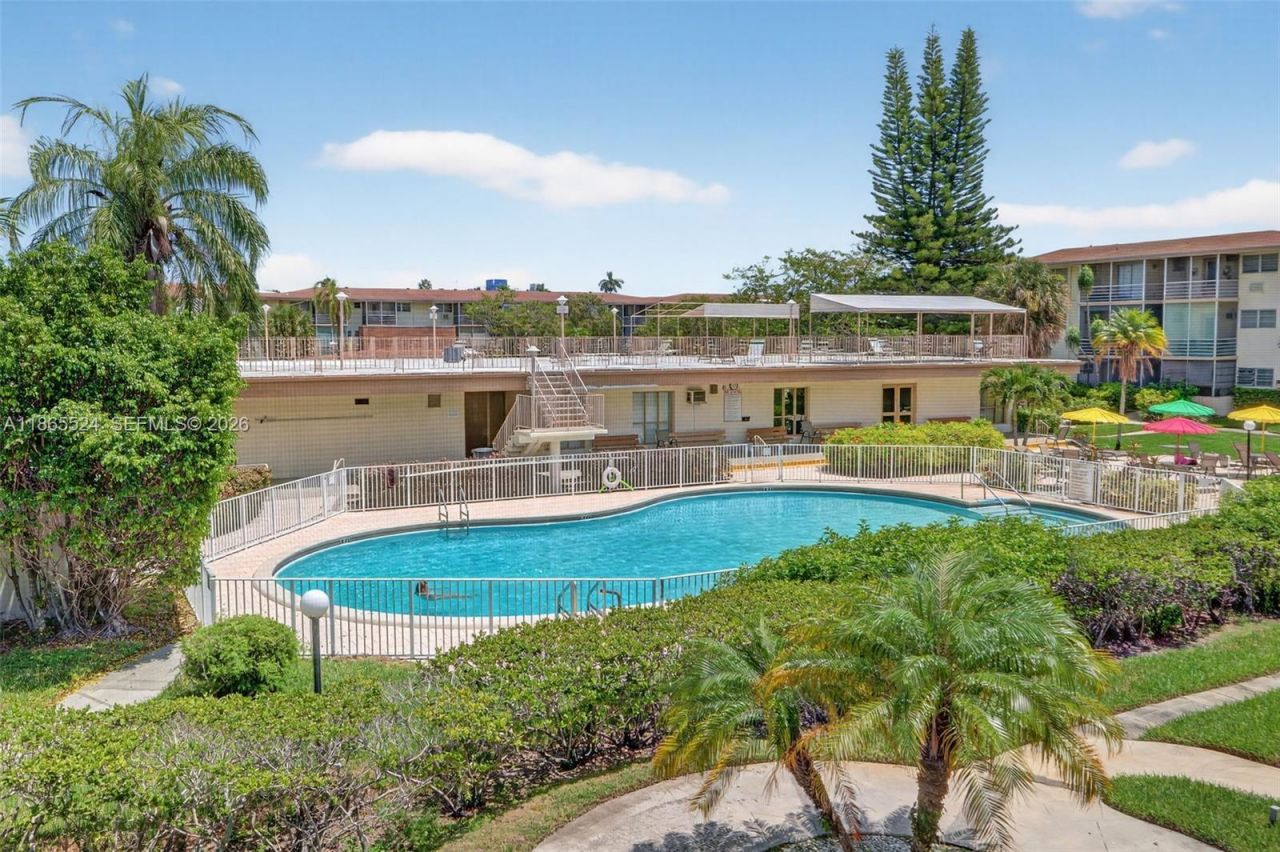 16901 NE 13th Ave, Unit 210, Miami, FL 33162 Photo