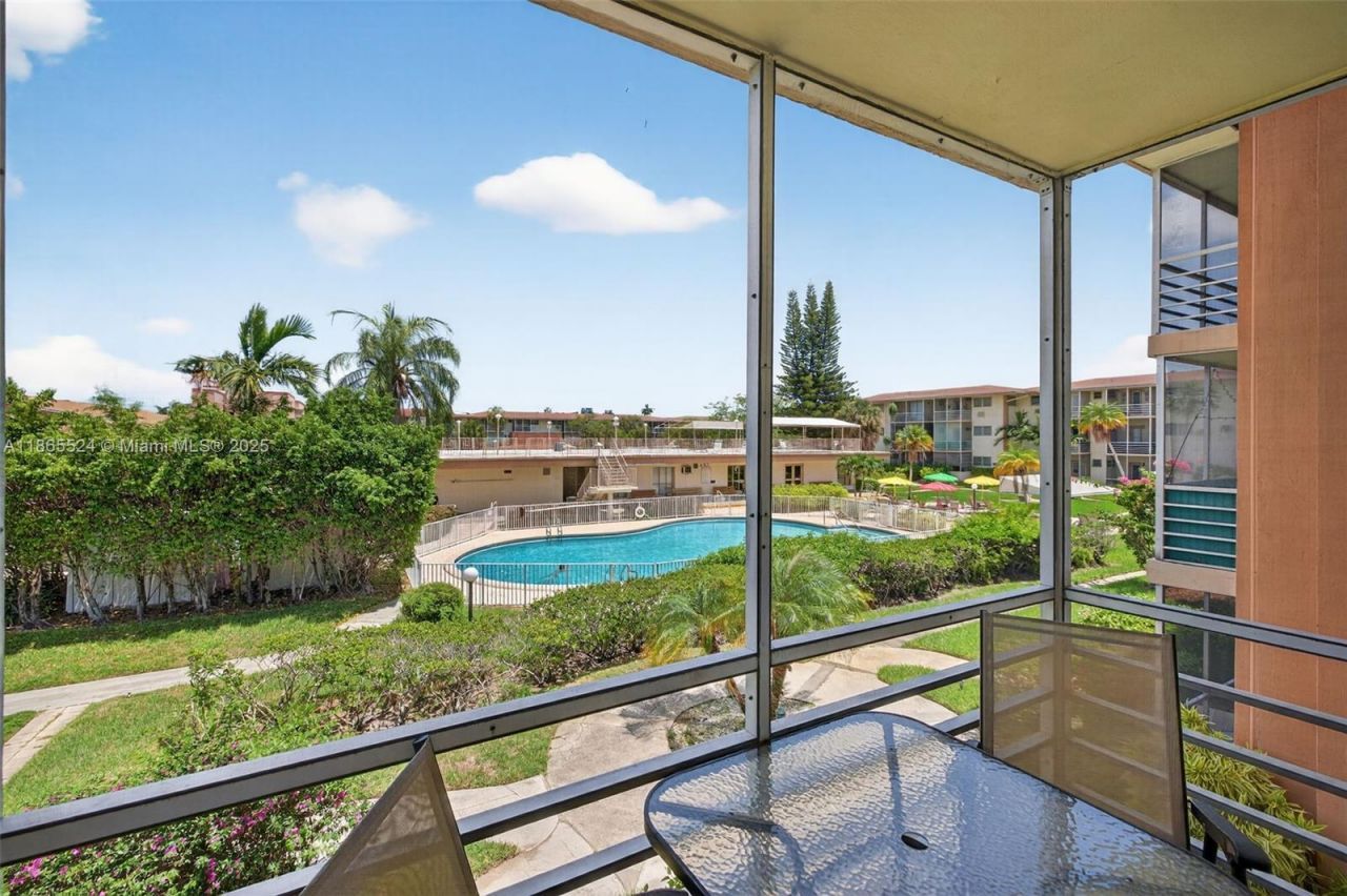 16901 NE 13th Ave, Unit 210, Miami, FL 33162 Photo