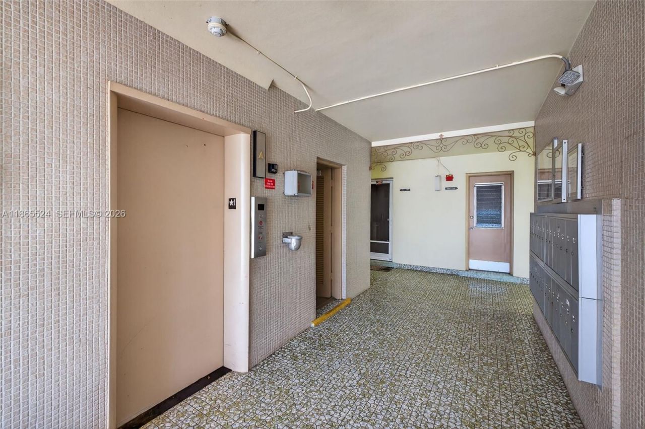 16901 NE 13th Ave, Unit 210, Miami, FL 33162 Photo