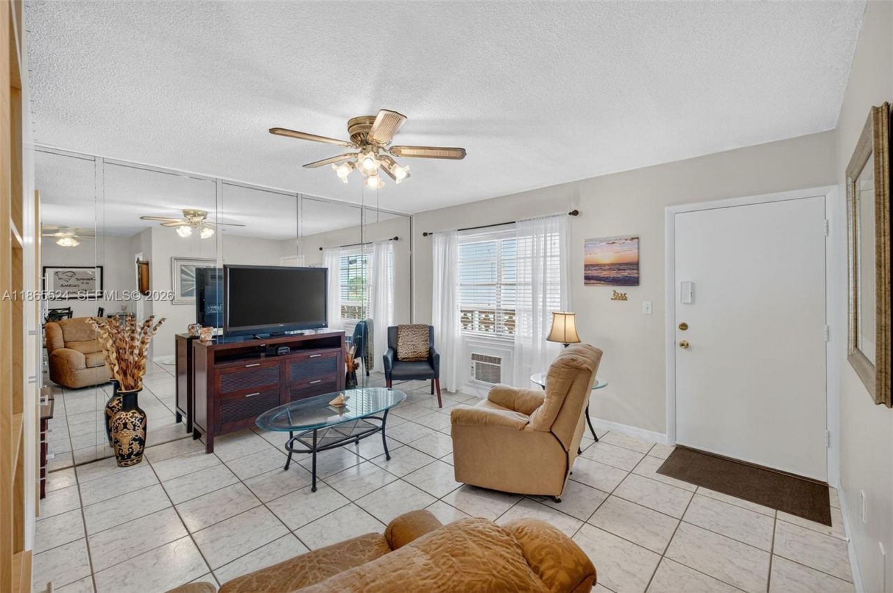 16901 NE 13th Ave, Unit 210, Miami, FL 33162 Photo