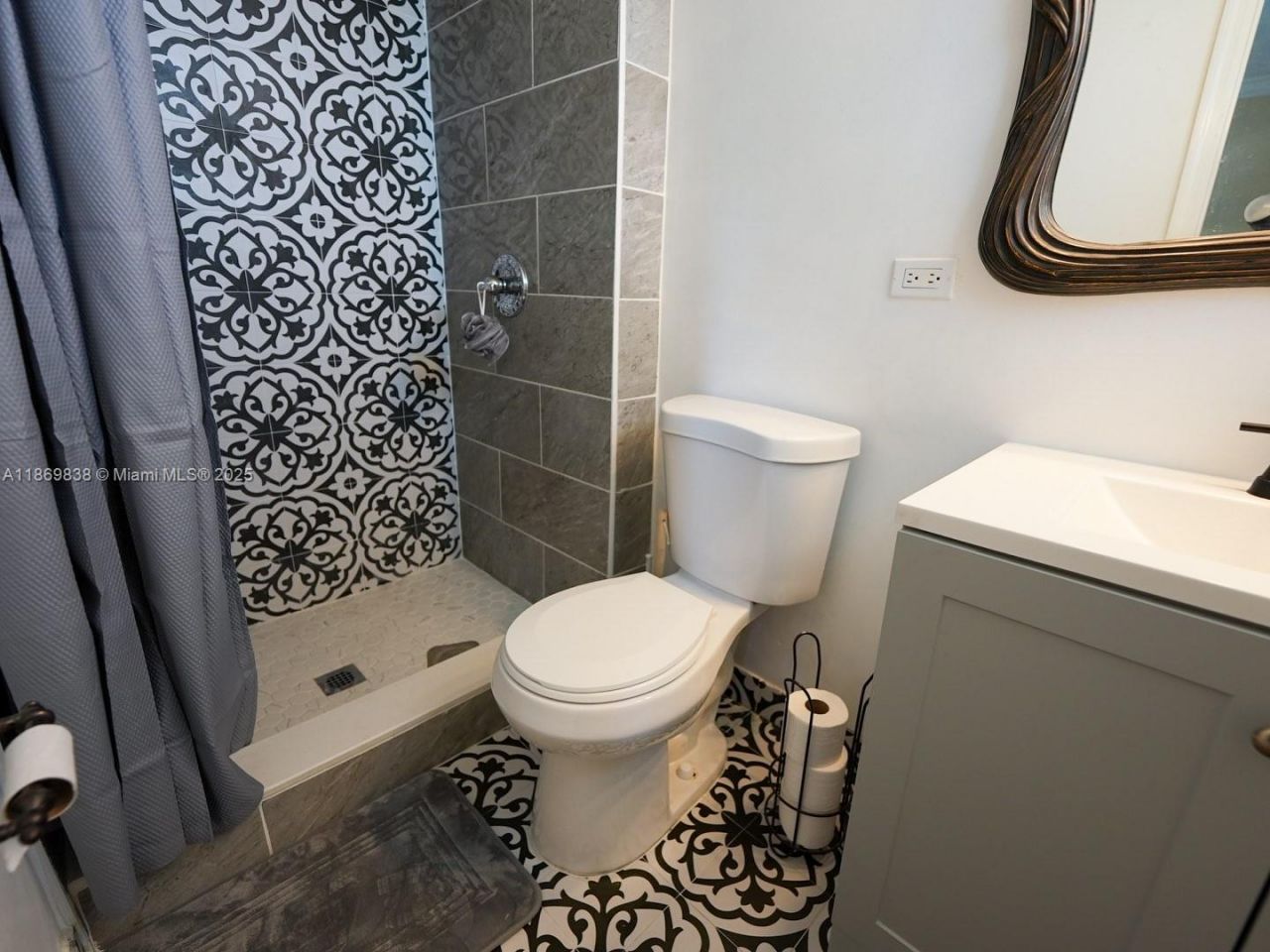 130 S Shore Dr, Unit 3C, Miami Beach, FL 33141 Photo