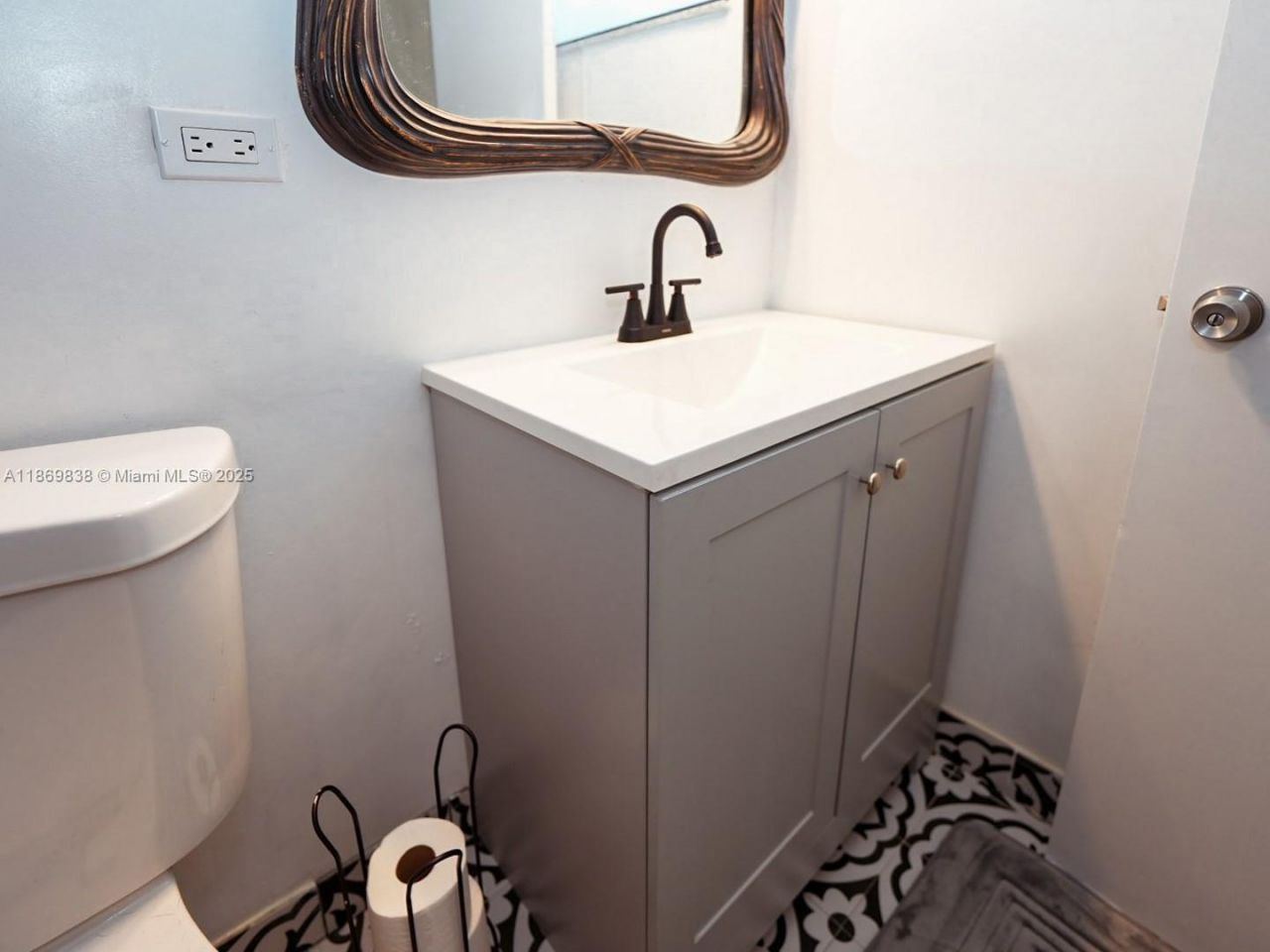 130 S Shore Dr, Unit 3C, Miami Beach, FL 33141 Photo