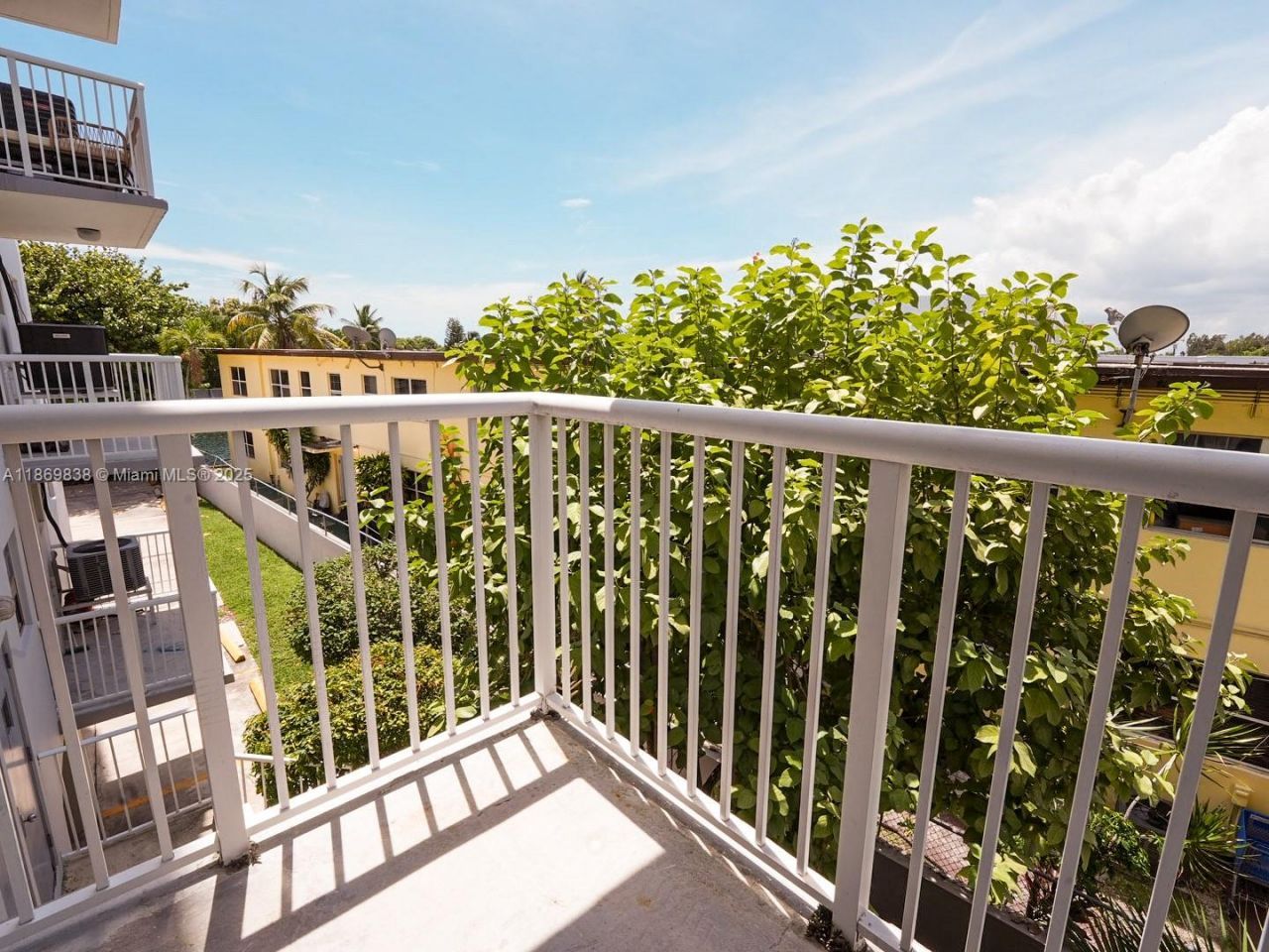 130 S Shore Dr, Unit 3C, Miami Beach, FL 33141 Photo