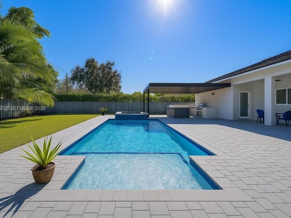 10703 SW 84th Ave, Miami, FL 33156