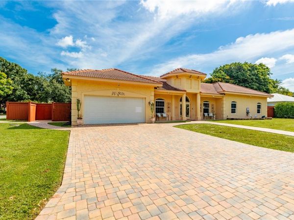 2206 Avilla Avenue, Vero Beach, FL 32960