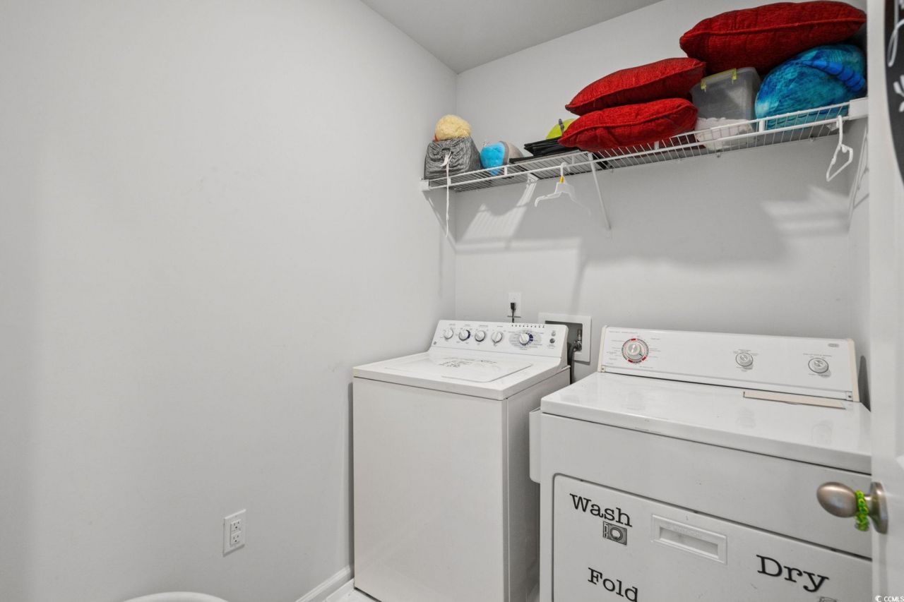 899 Snowberry Dr. Photo 18