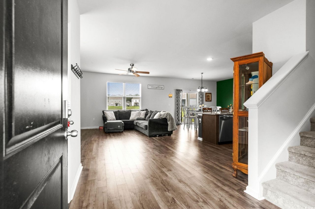 899 Snowberry Dr. Photo 2