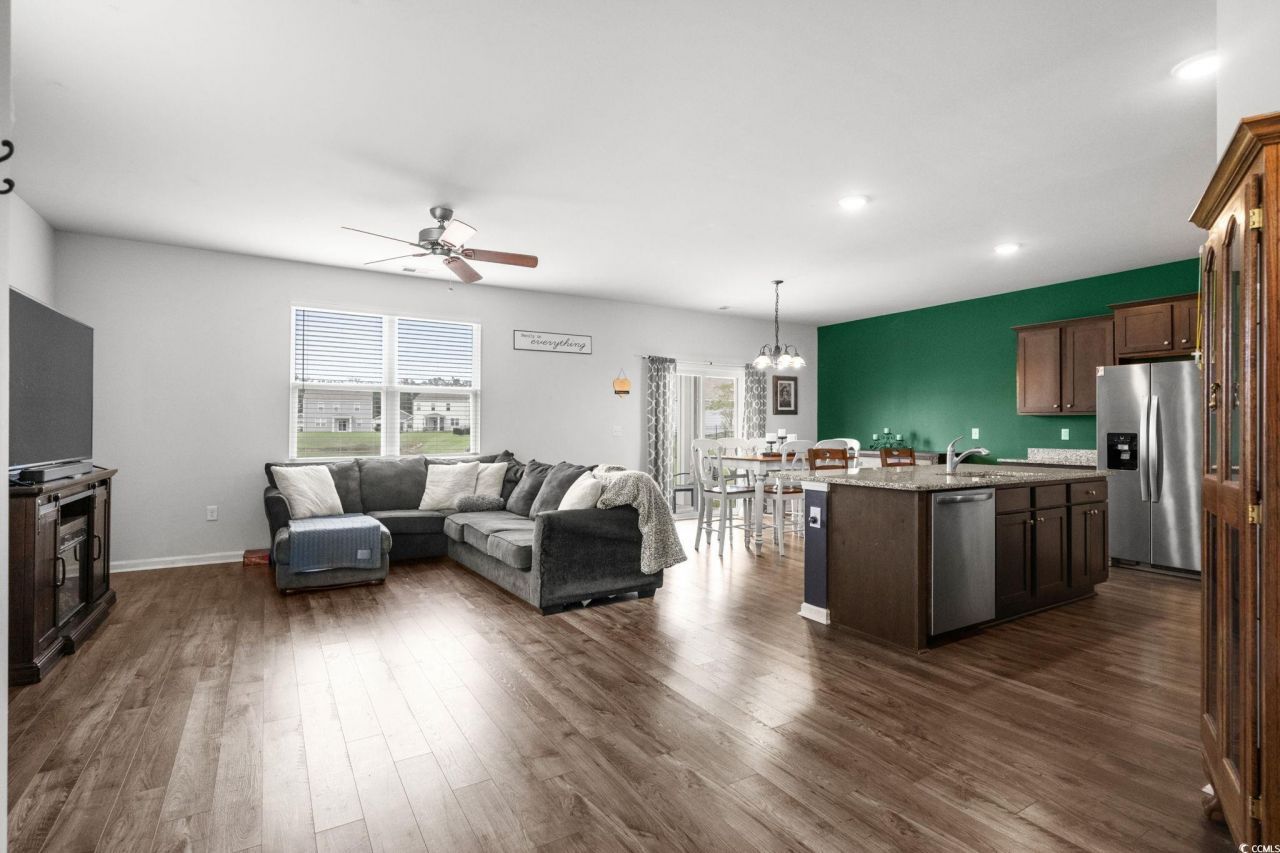 899 Snowberry Dr. Photo 3