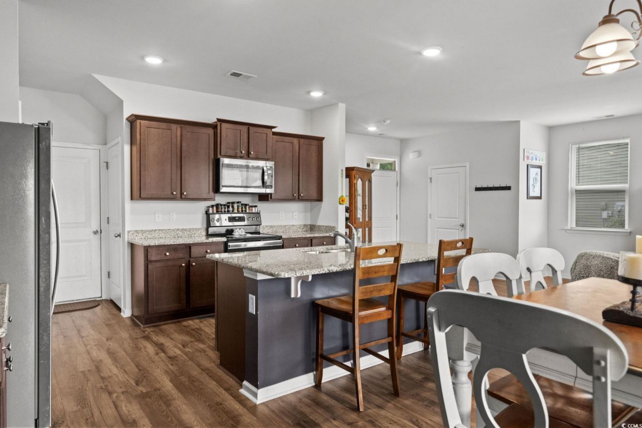 899 Snowberry Dr. Photo 8