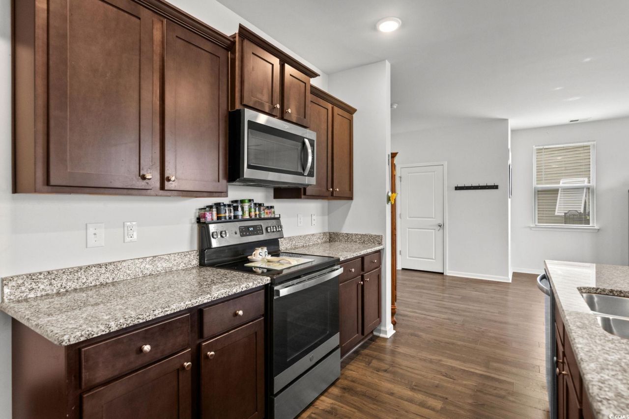 899 Snowberry Dr. Photo 9