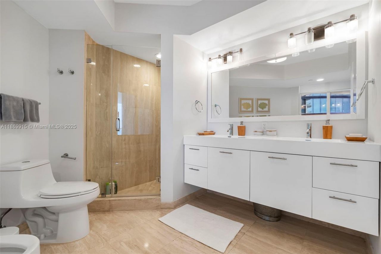 18671 Collins Ave, Unit 1603, Sunny Isles Beach, FL 33160 Photo