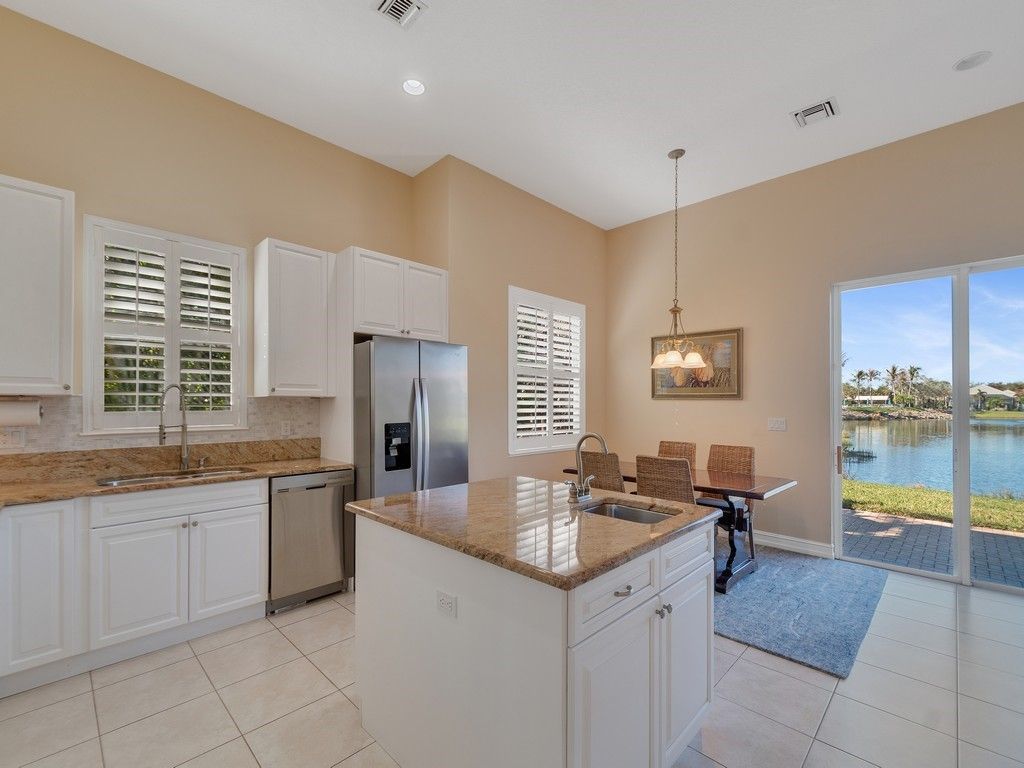 1208 Riverwind Circle, Vero Beach, FL 32967 Photo