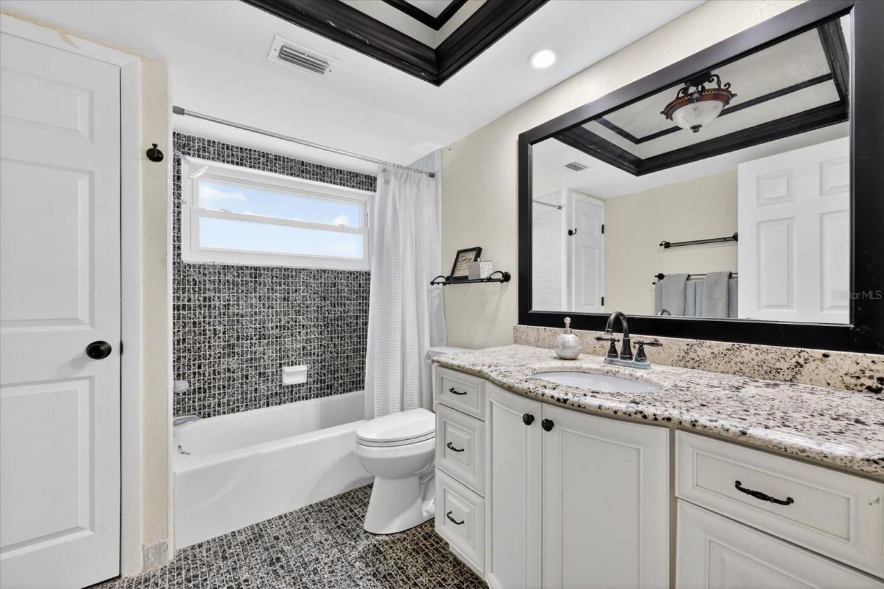 5020 Brittany Drive S, Unit 322, Saint Petersburg, FL 33715 Photo