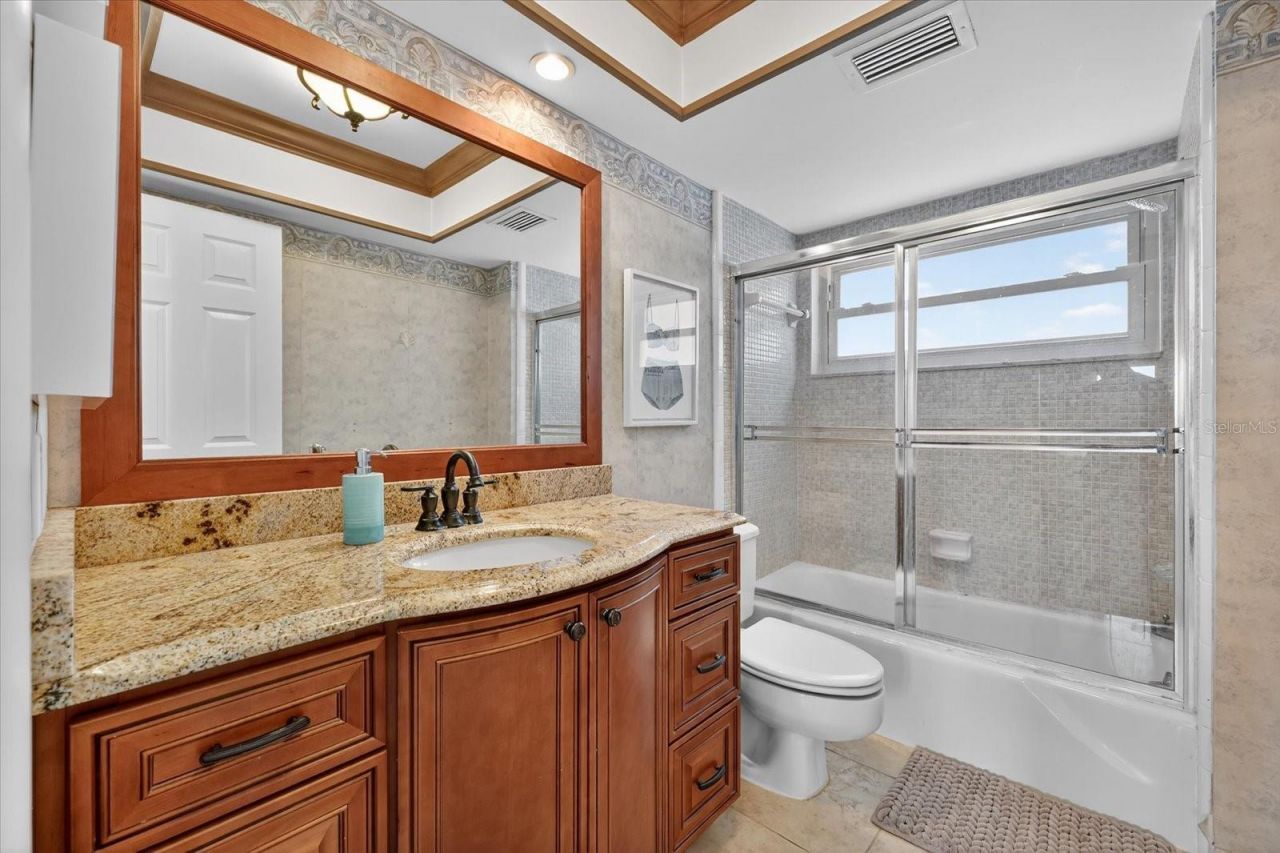 5020 Brittany Drive S, Unit 322, Saint Petersburg, FL 33715 Photo