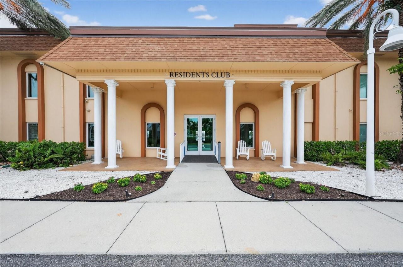 5020 Brittany Drive S, Unit 322, Saint Petersburg, FL 33715 Photo