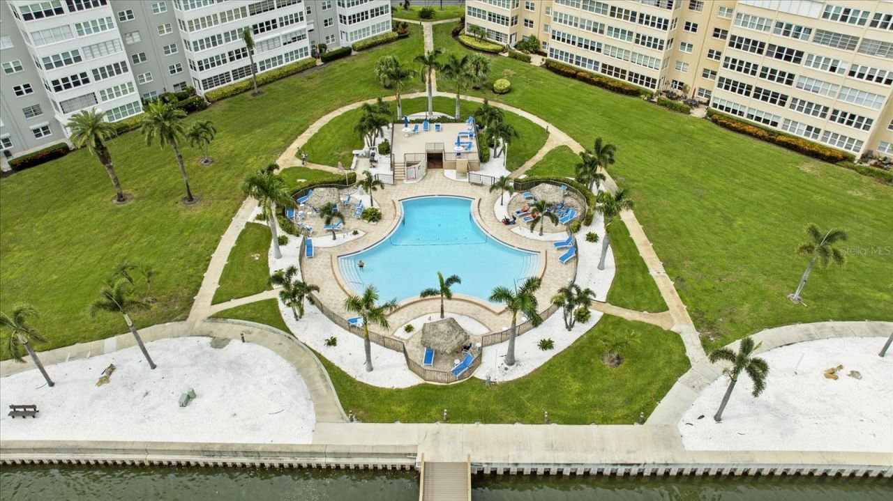 5020 Brittany Drive S, Unit 322, Saint Petersburg, FL 33715 Photo