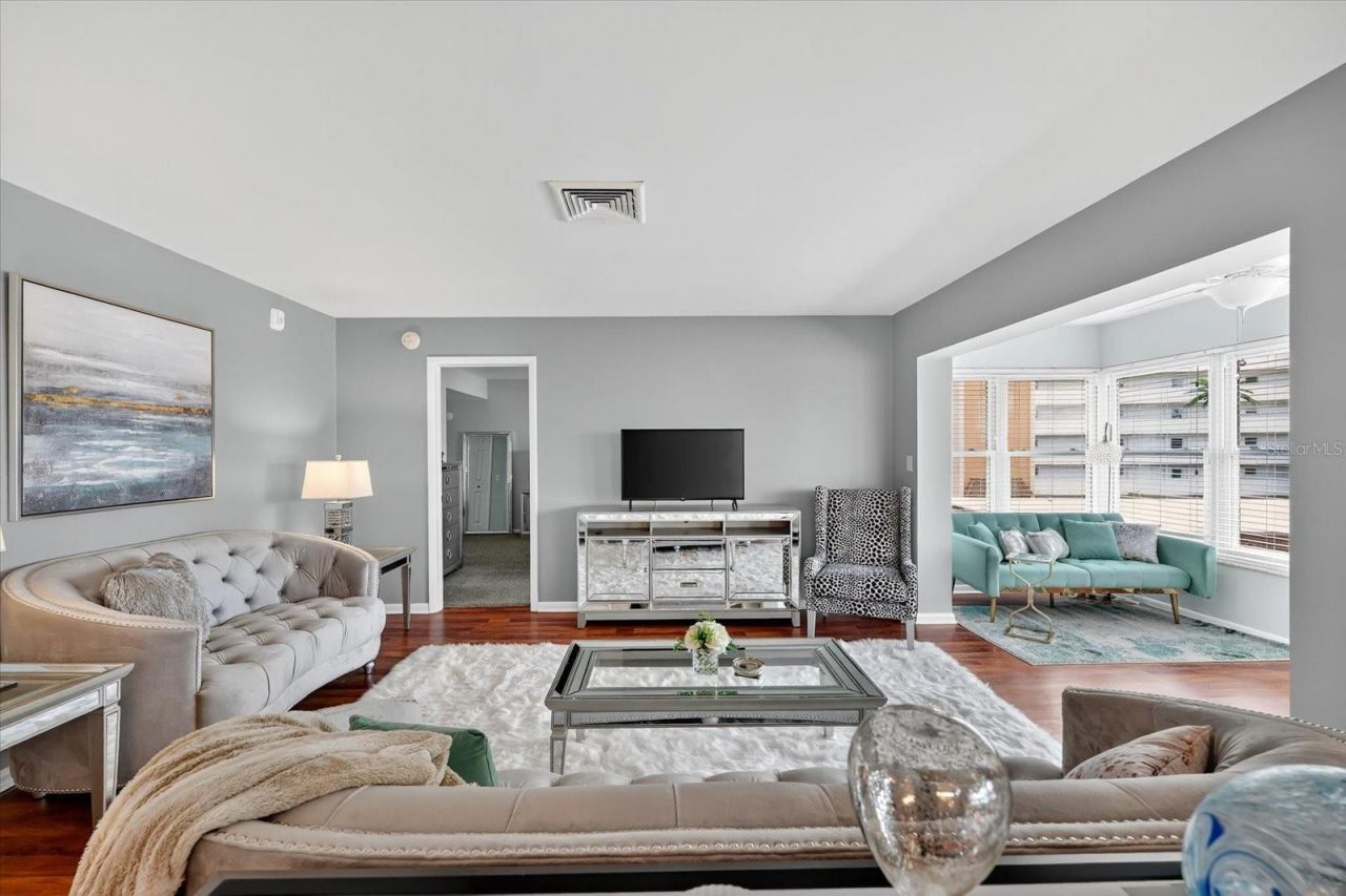 5020 Brittany Drive S, Unit 322, Saint Petersburg, FL 33715 Photo