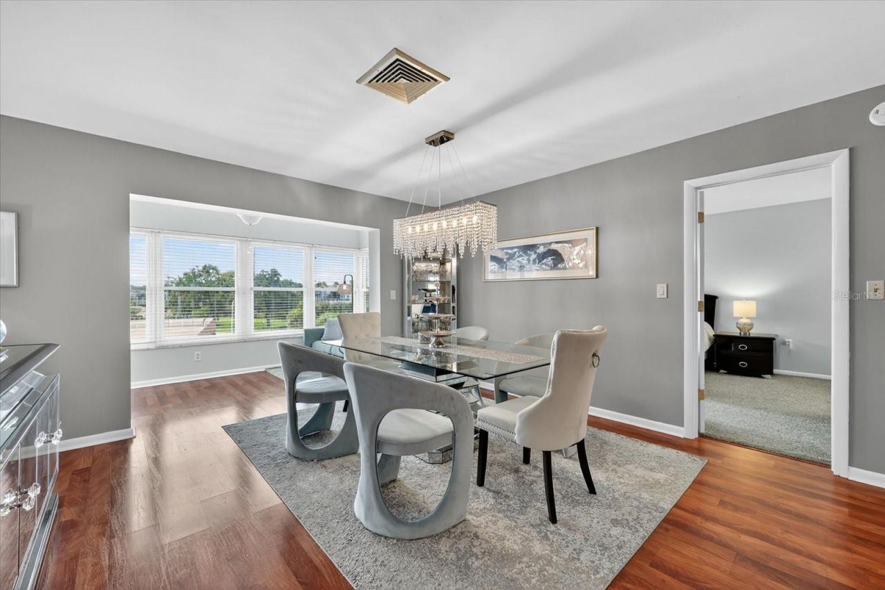 5020 Brittany Drive S, Unit 322, Saint Petersburg, FL 33715 Photo