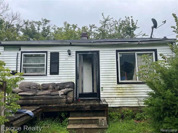 5218 Summit Street, Flint, MI 48505