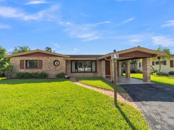 1774 NW 39th Place, Oakland Park, FL 33309