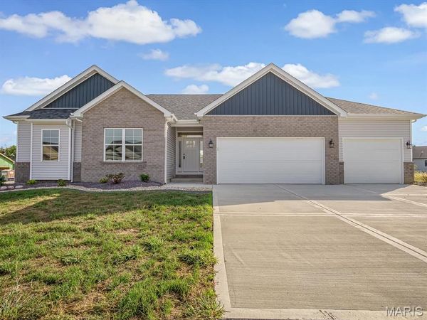 212 Ashurst Lane, O'Fallon, IL 62208