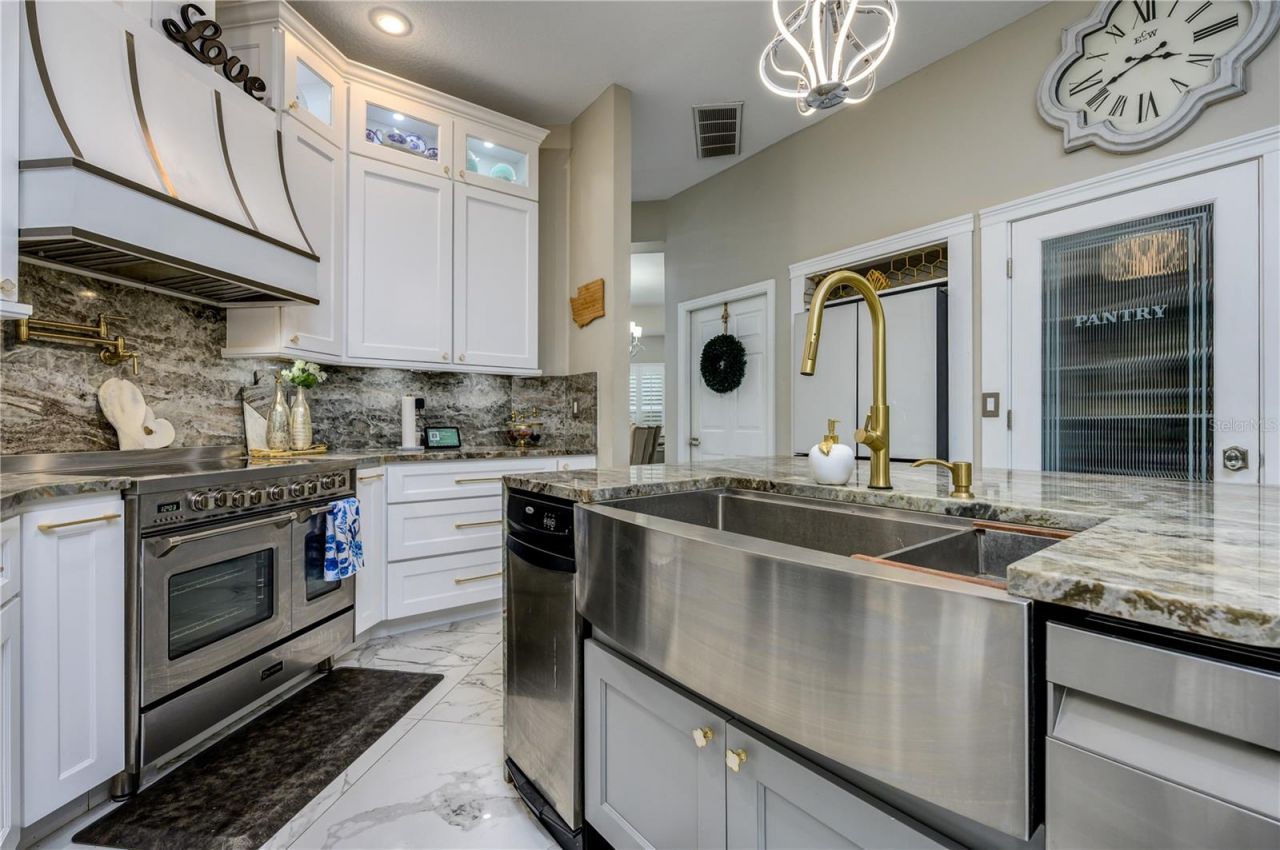 30331 Fairway Drive, Wesley Chapel, FL 33543 Photo