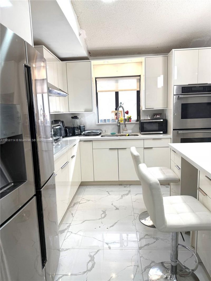 11266 SW 33rd St, Miami, FL 33165 Photo