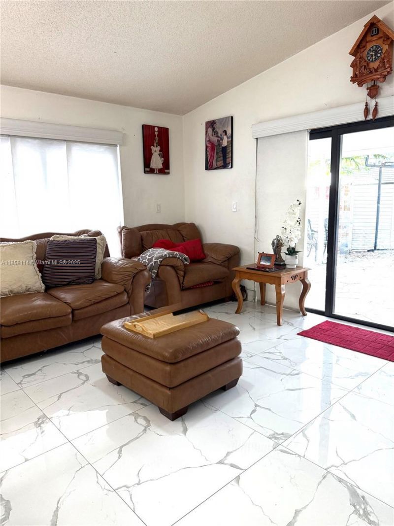 11266 SW 33rd St, Miami, FL 33165 Photo