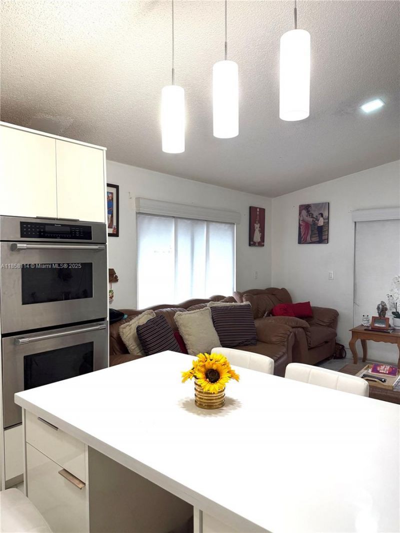 11266 SW 33rd St, Miami, FL 33165 Photo