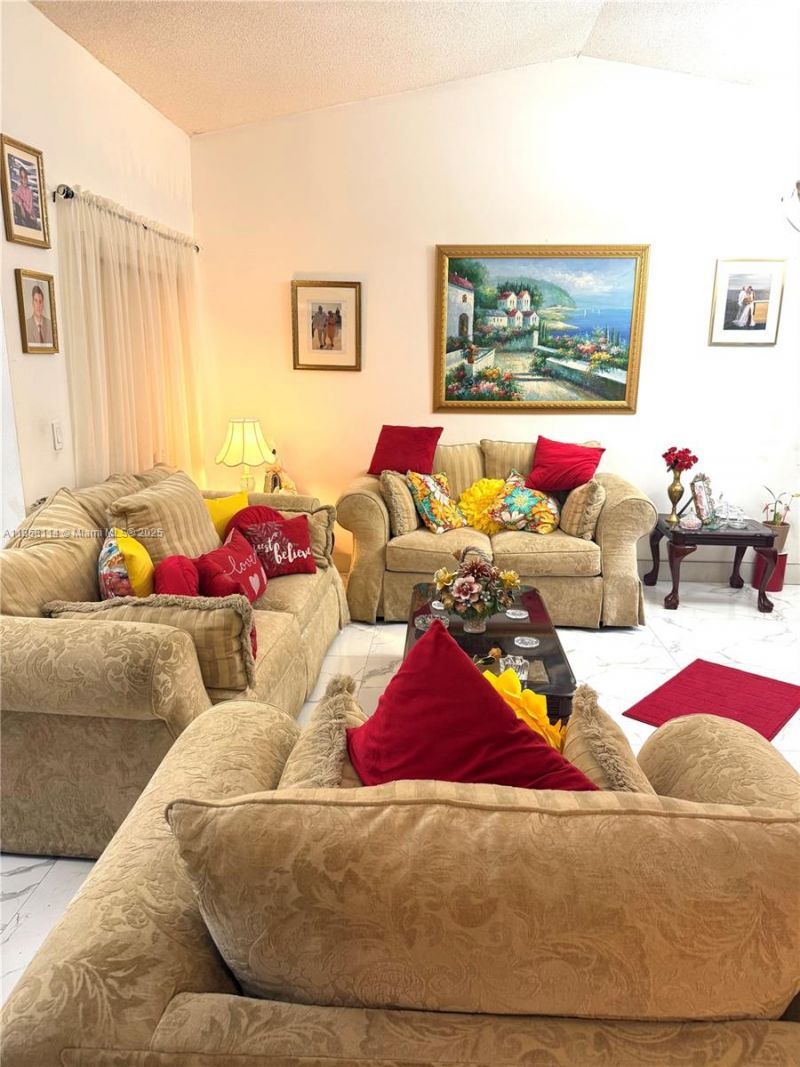 11266 SW 33rd St, Miami, FL 33165 Photo