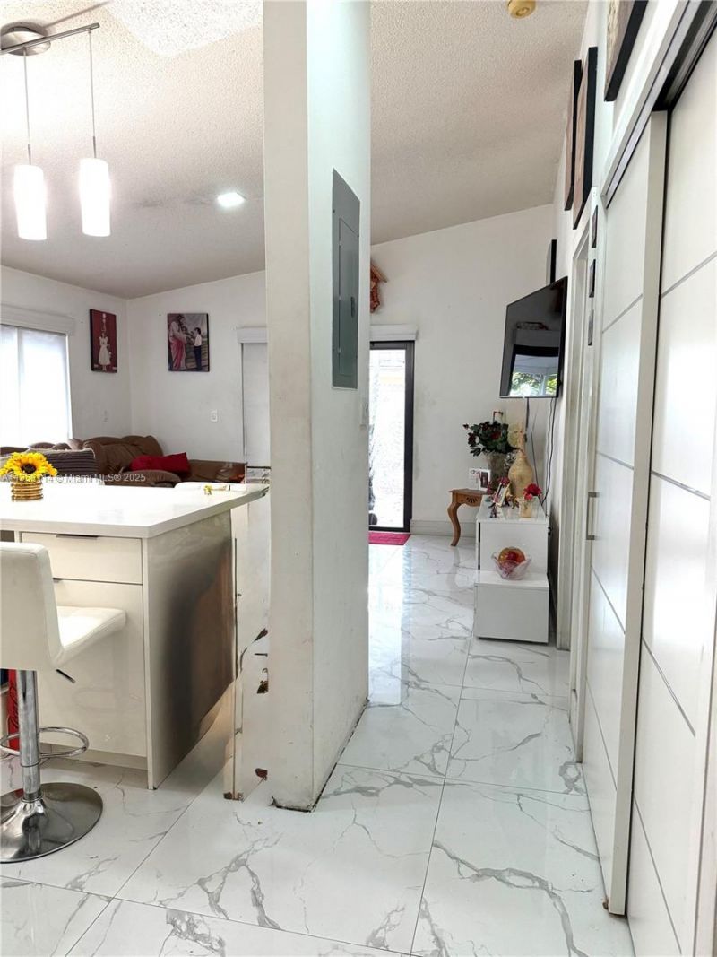 11266 SW 33rd St, Miami, FL 33165 Photo