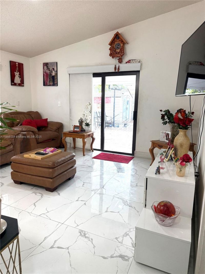 11266 SW 33rd St, Miami, FL 33165 Photo