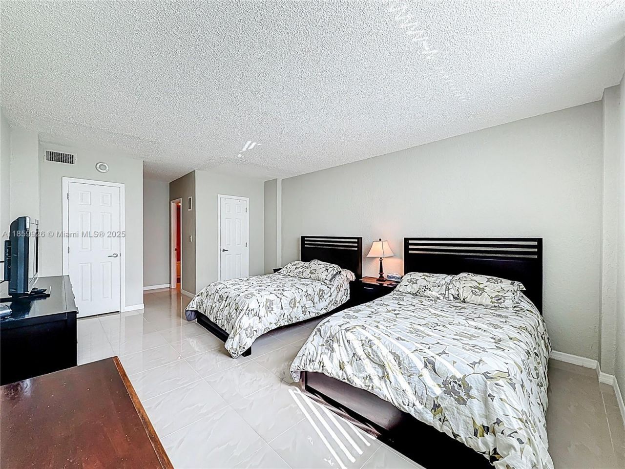 19380 Collins Ave, Unit 308, Sunny Isles Beach, FL 33160 Photo