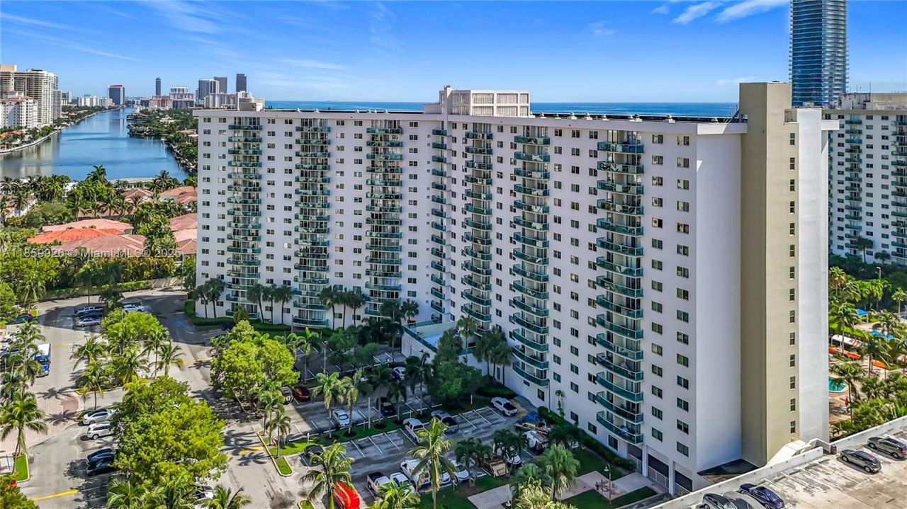 19380 Collins Ave, Unit 308, Sunny Isles Beach, FL 33160 Photo