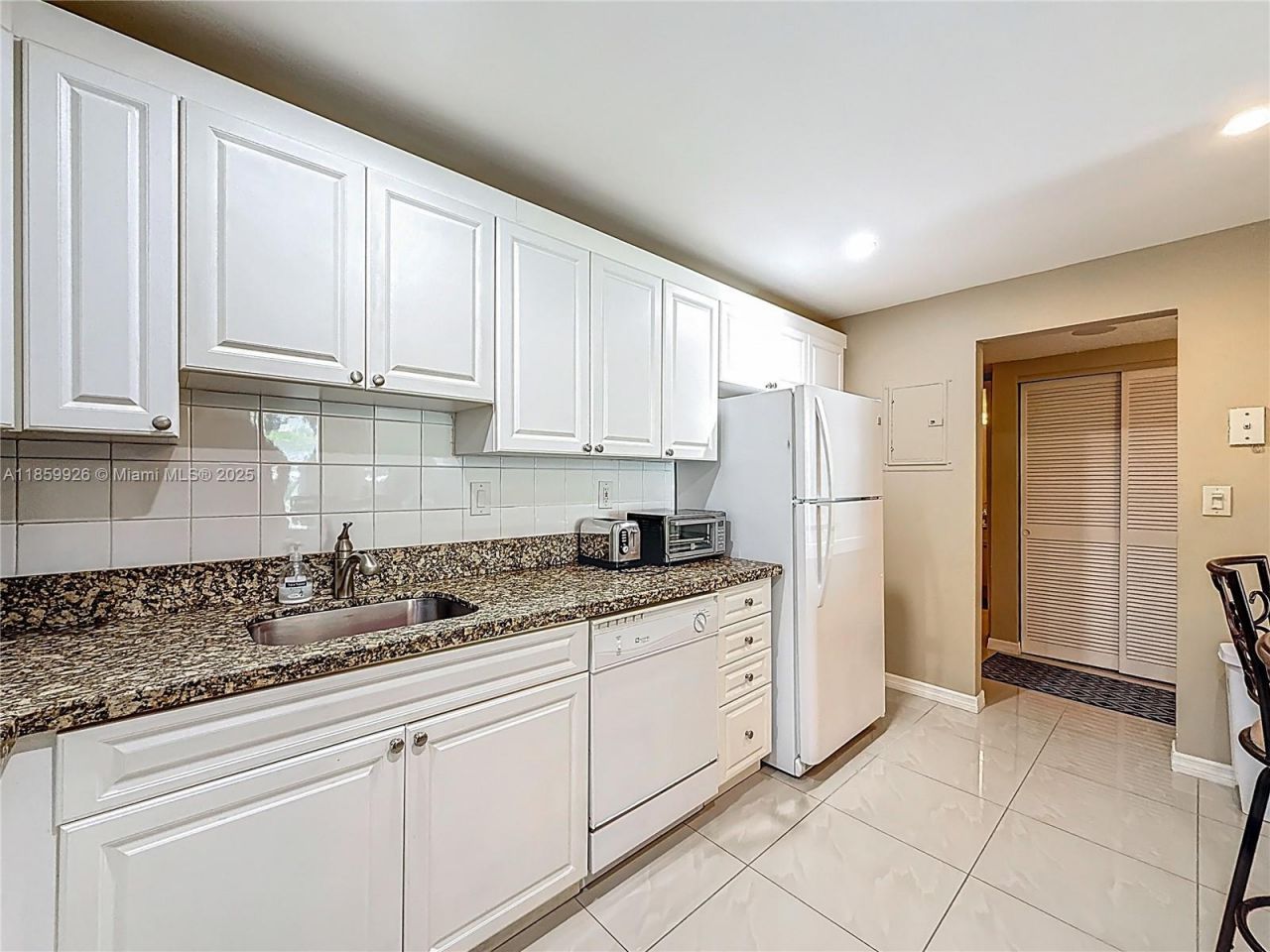 19380 Collins Ave, Unit 308, Sunny Isles Beach, FL 33160 Photo