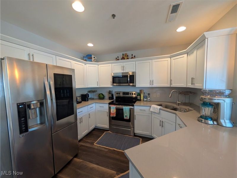 2564 S Waterside Court, Unit 221, Lakeside Marblehead, OH 43440 Photo 13