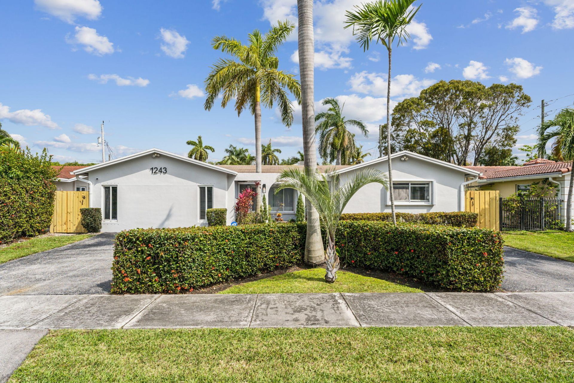 1243 Garfield Street, Hollywood, FL 33019 Photo