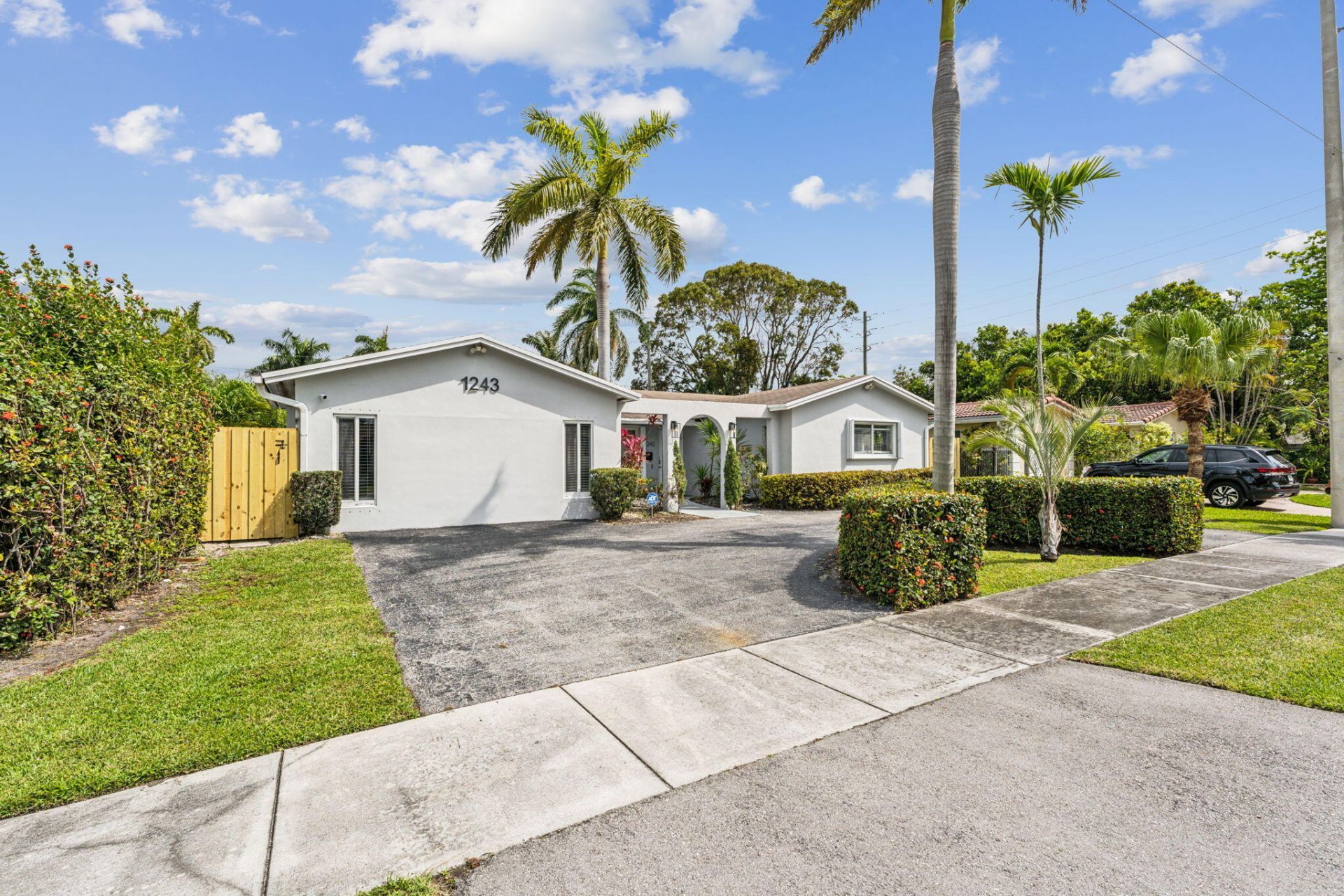 1243 Garfield Street, Hollywood, FL 33019 Photo