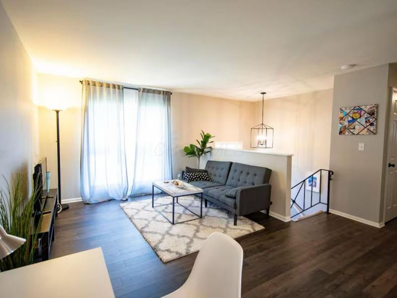 221 Lincolnshire Road, Columbus, OH 43230 Photo 2